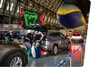 toys for tots blimp hangar