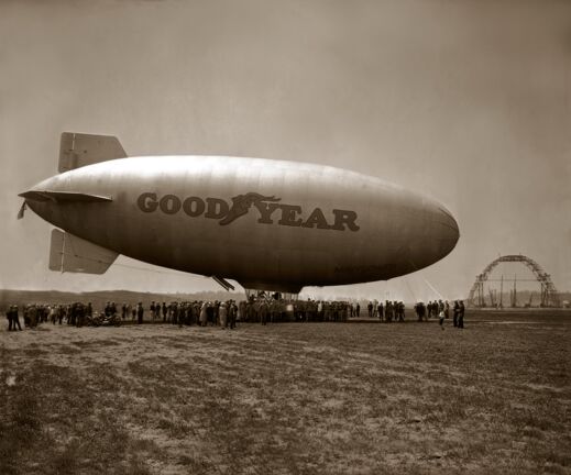 Original Goodyear Dealers Tire Advertising Inflatable Blimp & Blimp Post-its NOS